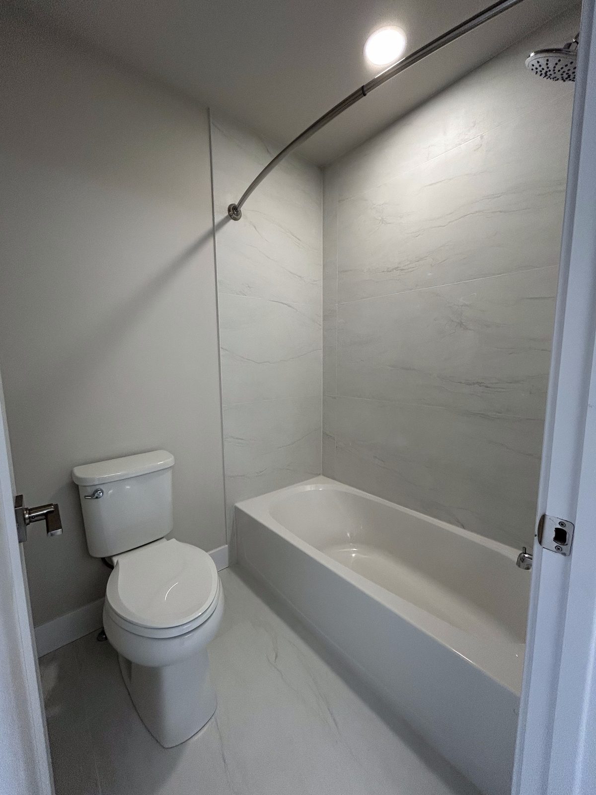 Model 1 hall bathroom with tub and shower combo