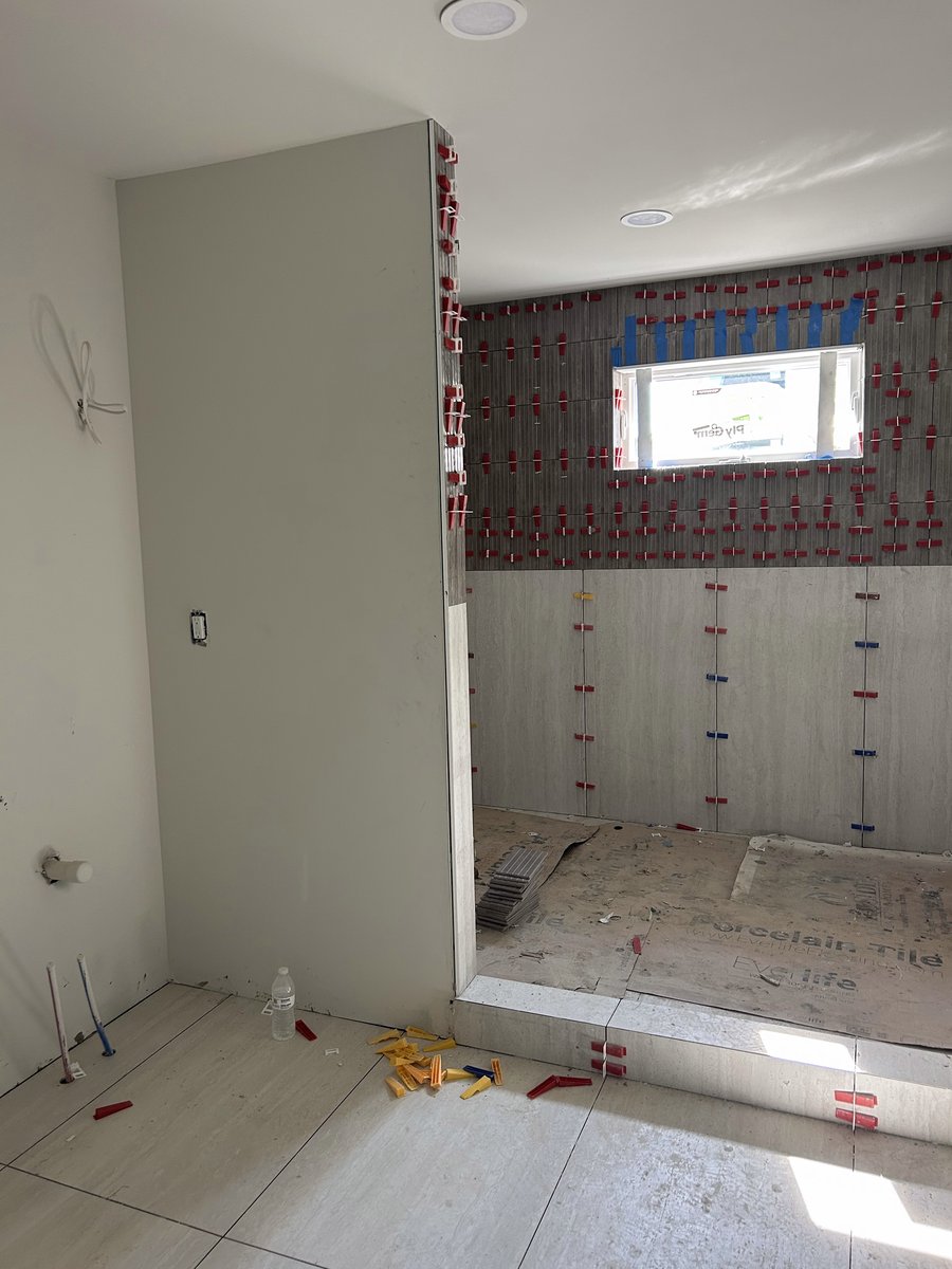 Master bathroom with tile set